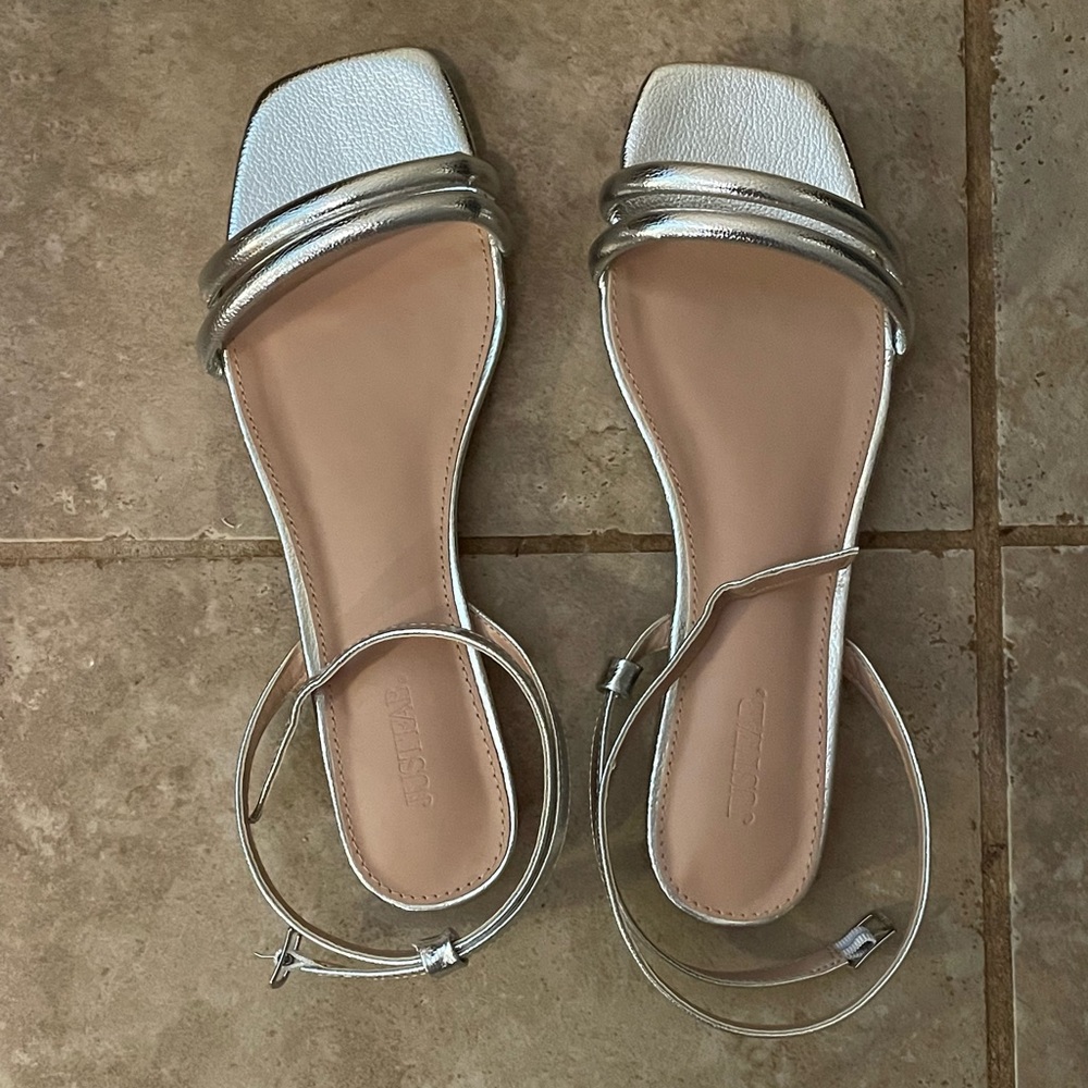 JustFab silver sandals size 8.5